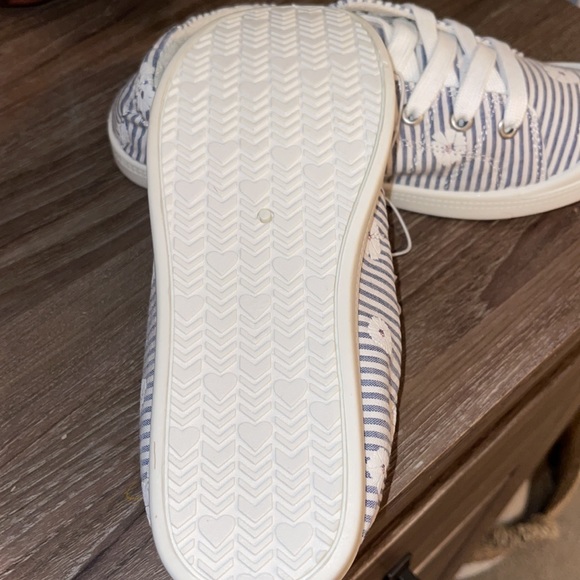 Woman’s Jellypop striped / white floral sneaker - Picture 12 of 13